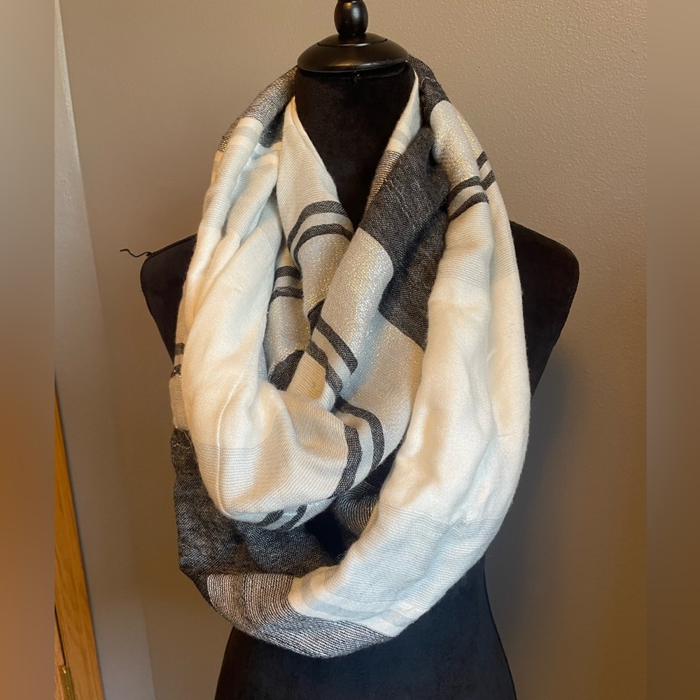 Infinity scarf - Picture 2 of 4
